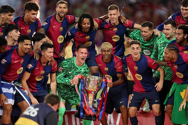 湖人三连败告终！东契奇狂砍42分却难救主，威少蒙克火力全开成胜负关键